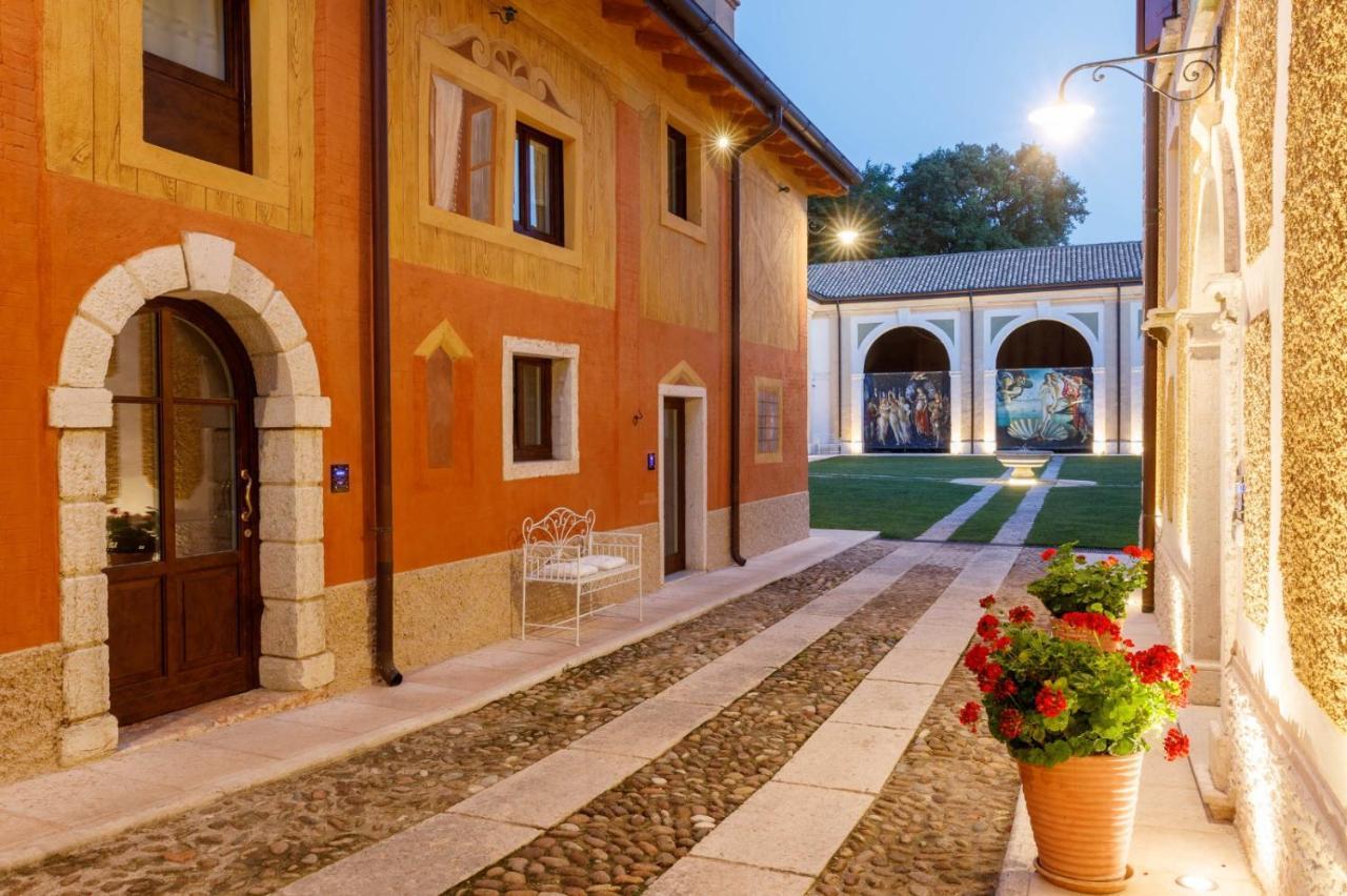 Villa Padovani Relais De Charme - Adults Only Pastrengo Exterior photo
