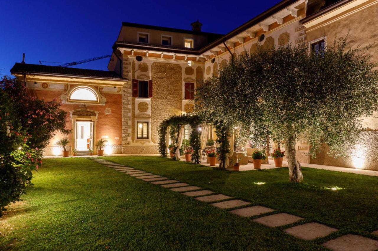 Villa Padovani Relais De Charme - Adults Only Pastrengo Exterior photo