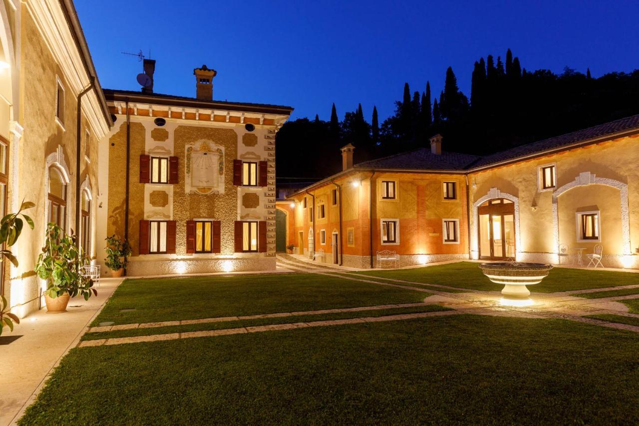 Villa Padovani Relais De Charme - Adults Only Pastrengo Exterior photo