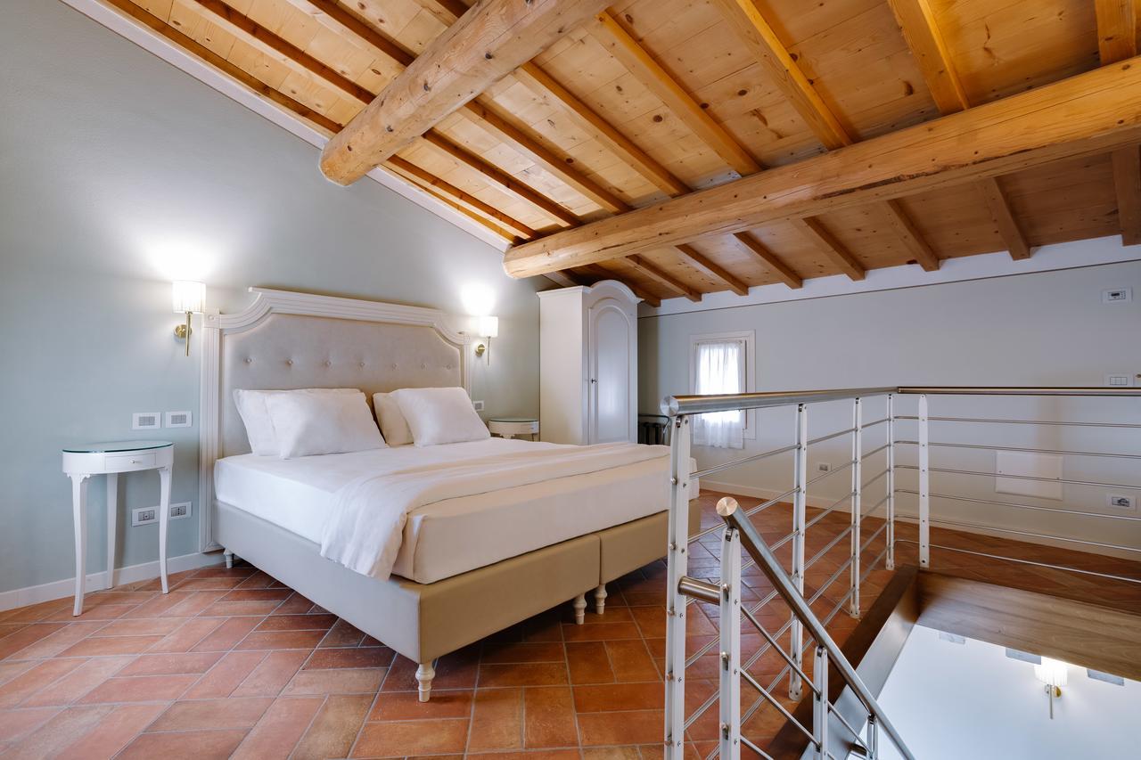 Villa Padovani Relais De Charme - Adults Only Pastrengo Exterior photo